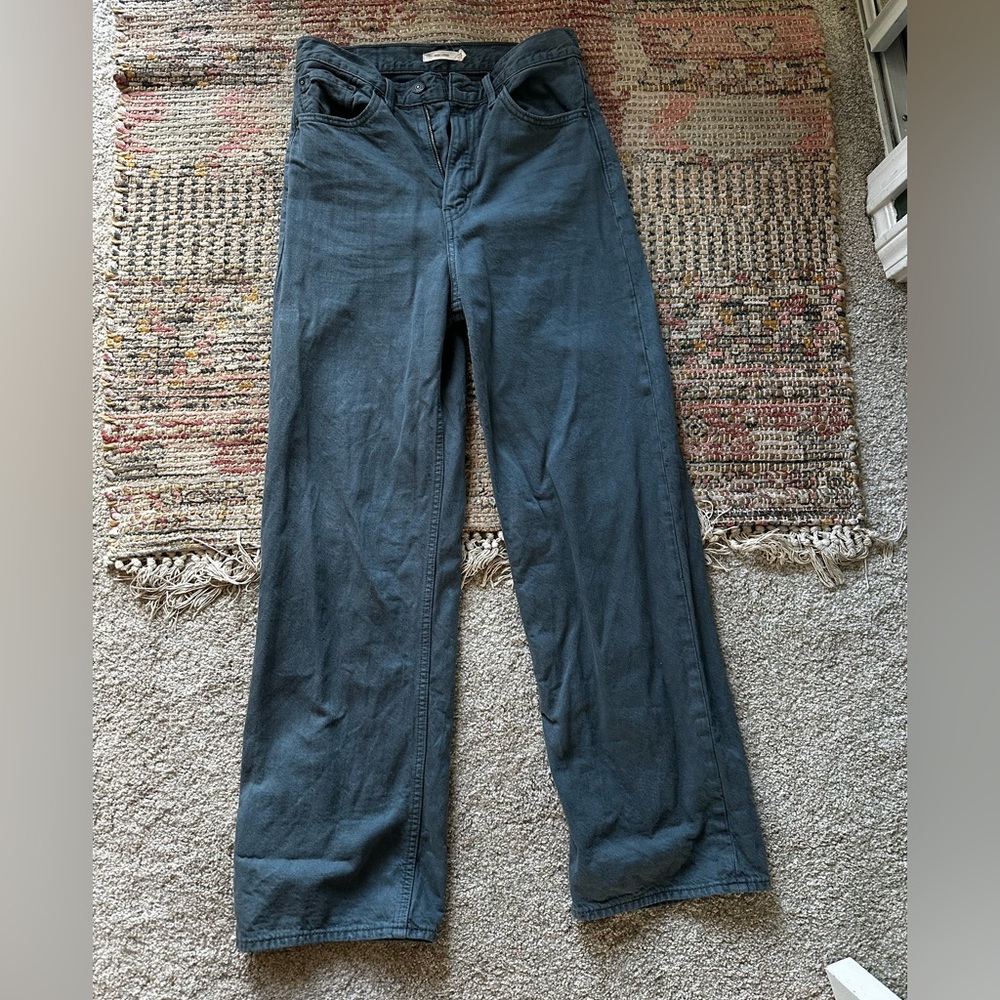 Levi’s High Loose Sage Green Jeans size 27
